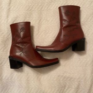 Women’s size 6, Gianni Bini